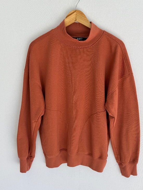 5.11 Tactical Tops - 5.11 TACTICAL Wren Women’s Medium Mock Neck Oversized Fleece in Burnt Orange